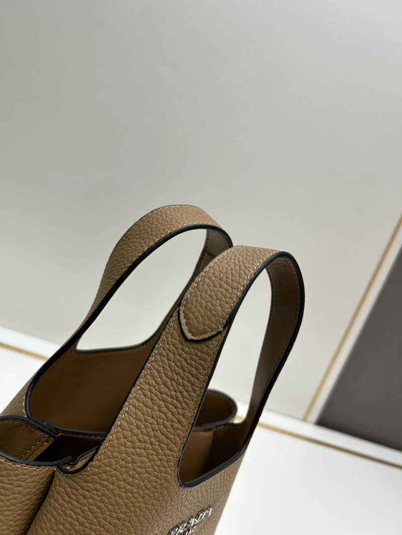 Pra*a shopping bags 4224-0949