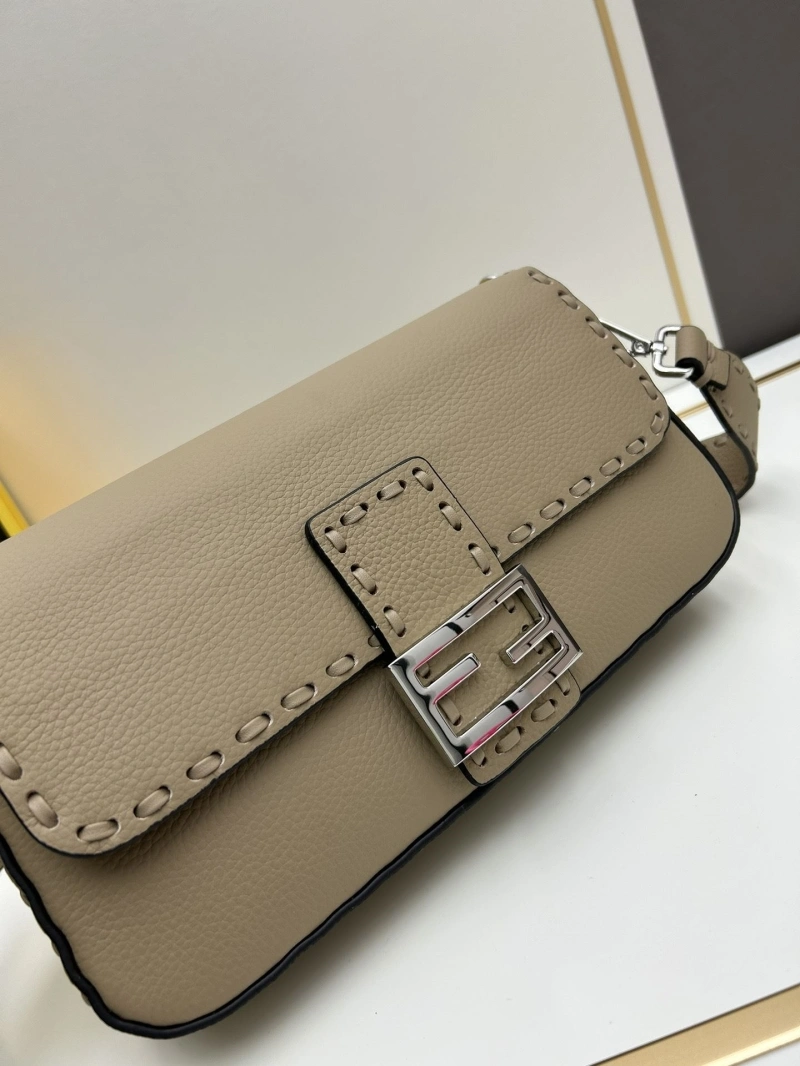 F**di baguette bags 4224-0980