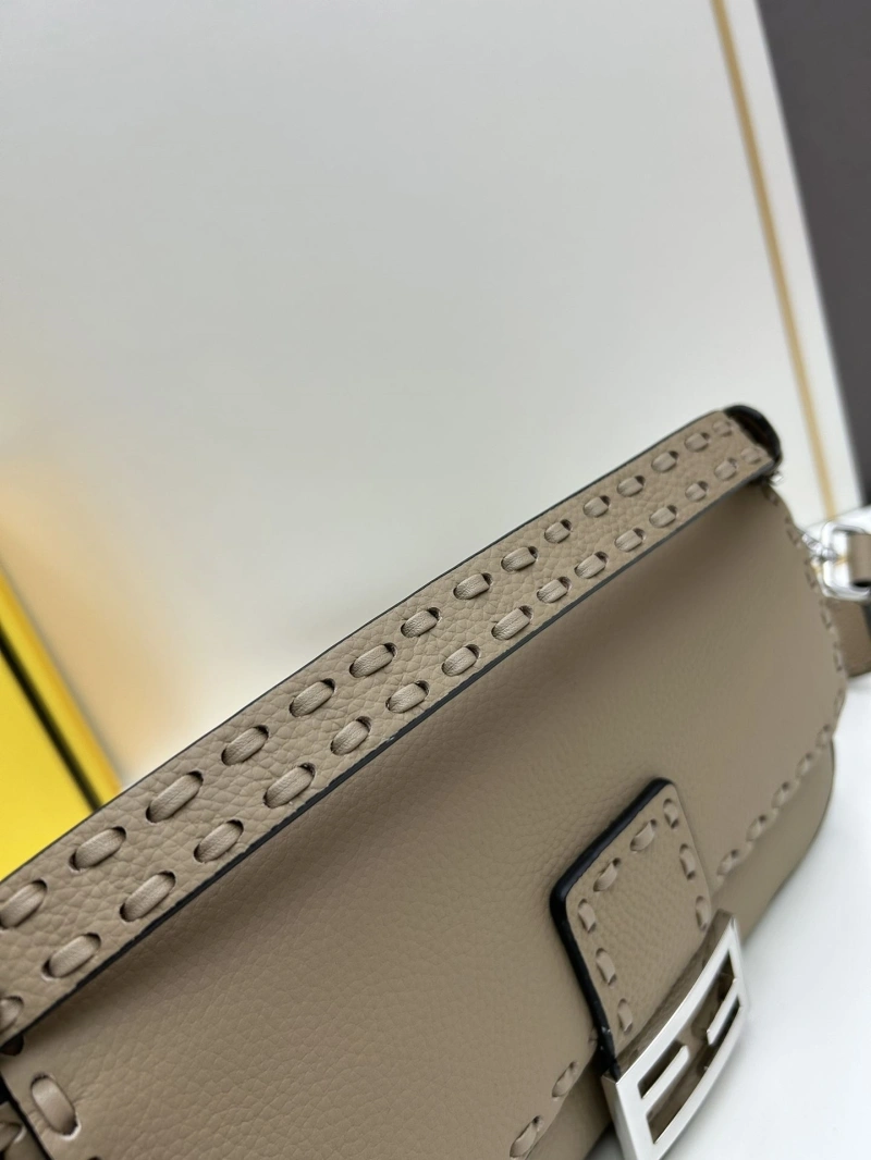 F**di baguette bags 4224-0980