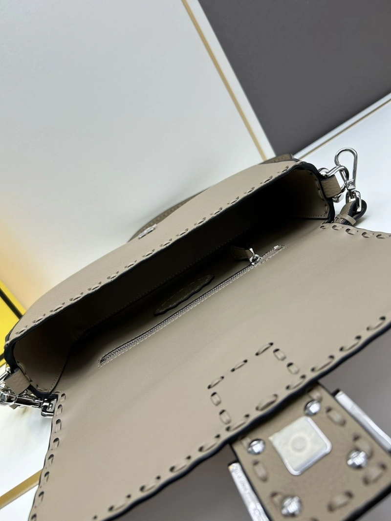 F**di baguette bags 4224-0980