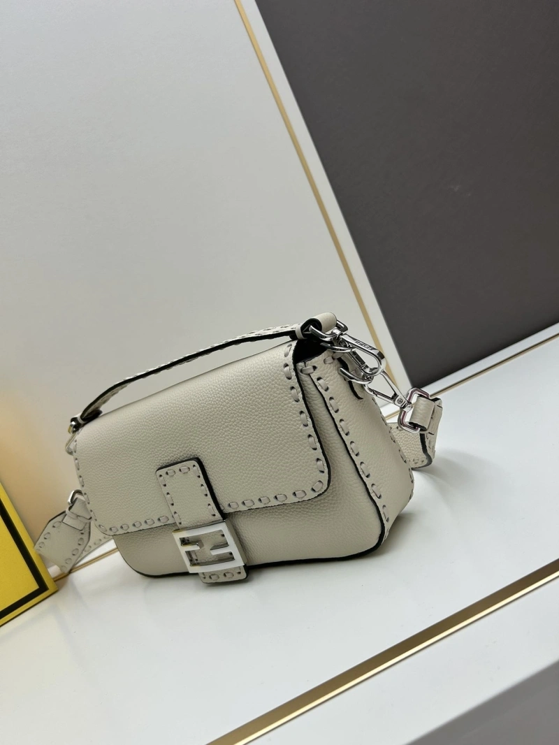 F**di baguette bags 4224-0982