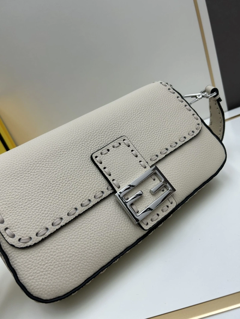 F**di baguette bags 4224-0982