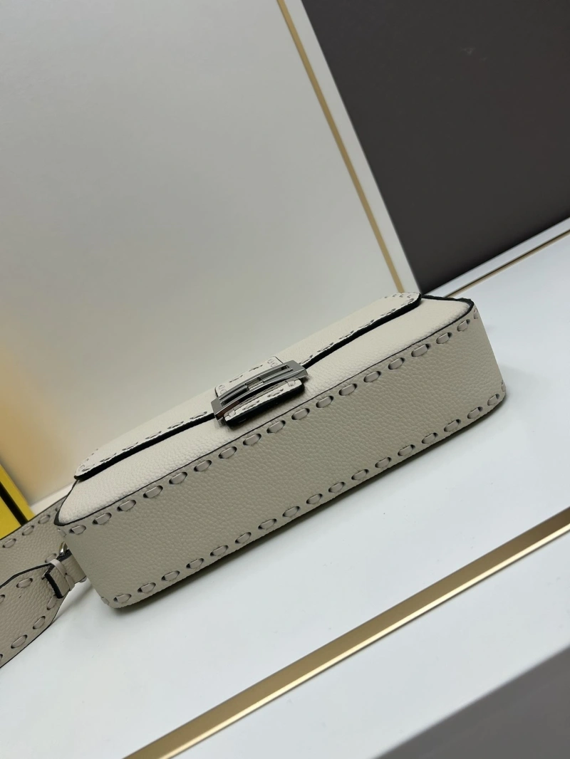 F**di baguette bags 4224-0982