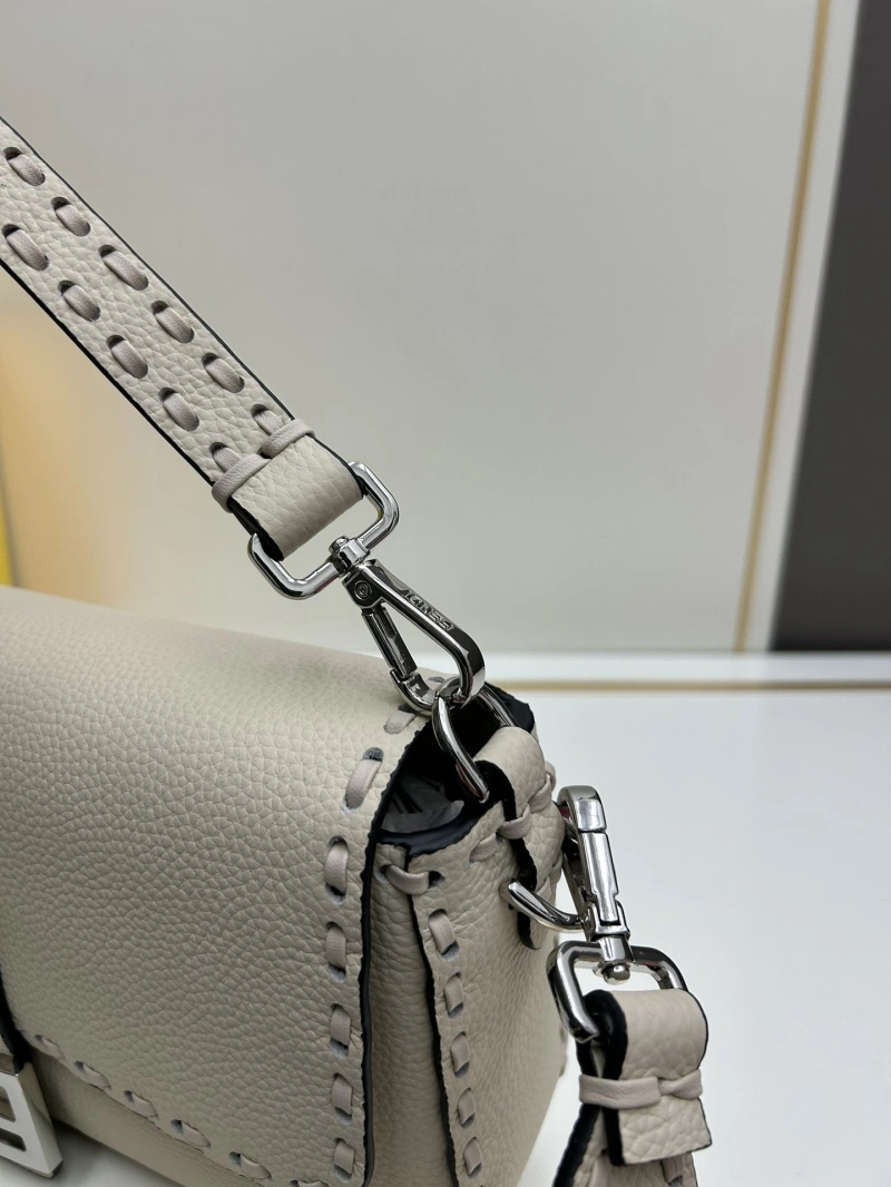 F**di baguette bags 4224-0982