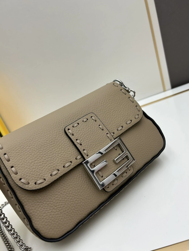 F**di baguette bags 4224-0986