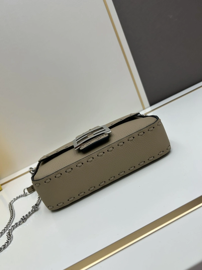 F**di baguette bags 4224-0986