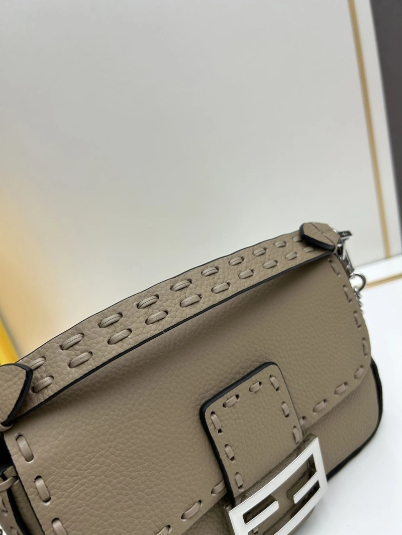 F**di baguette bags 4224-0986