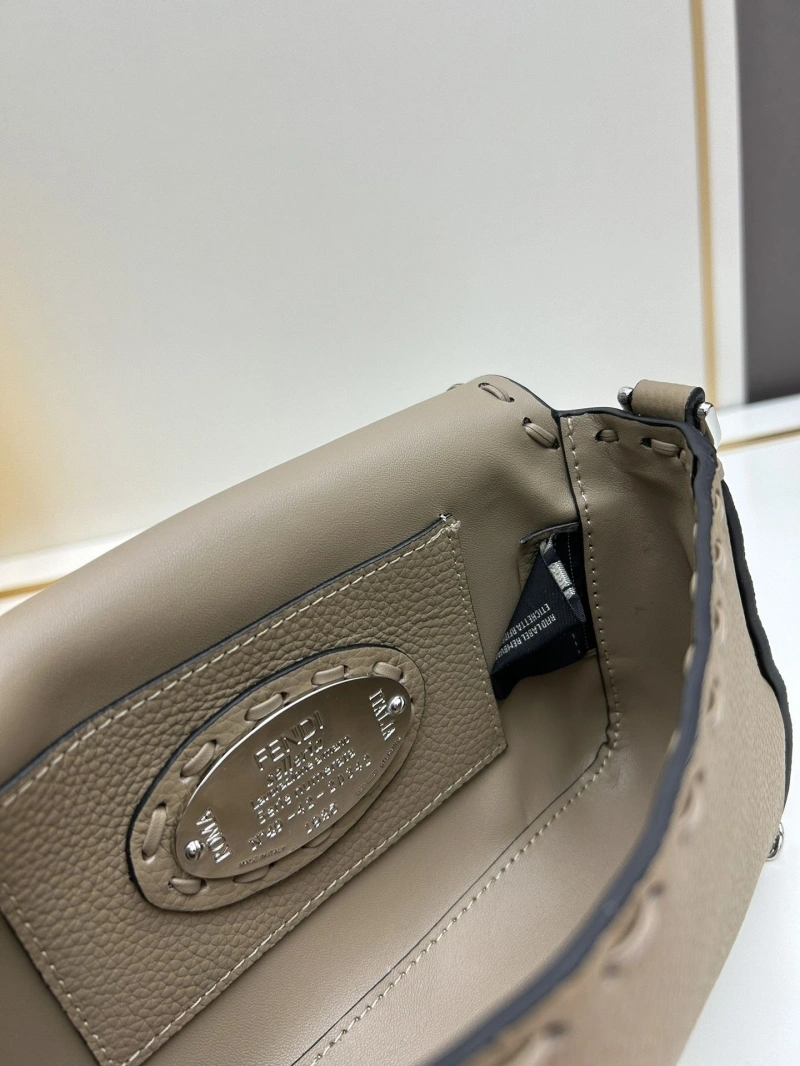 F**di baguette bags 4224-0986
