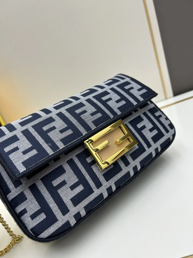 F**di baguette bags 4224-1083