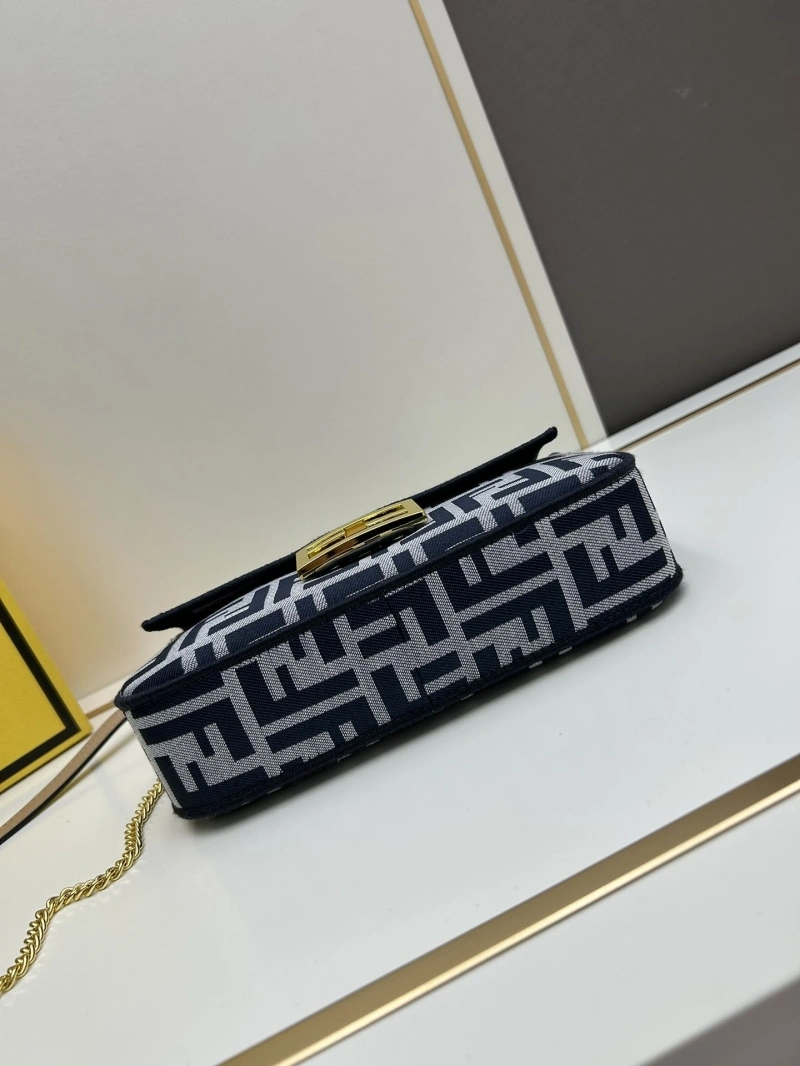 F**di baguette bags 4224-1083