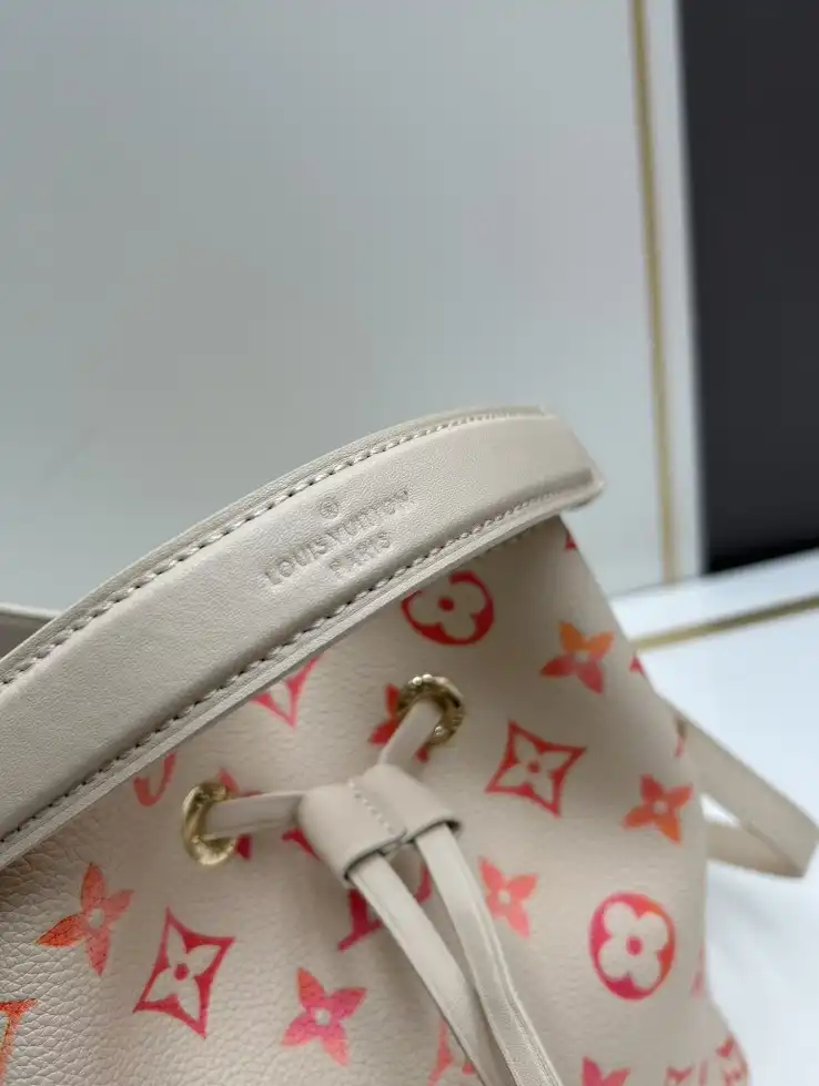 LV Bucket Bags 4224-1366