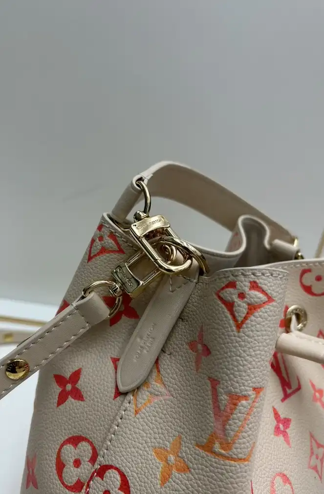 LV Bucket Bags 4224-1366
