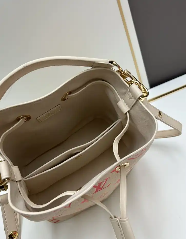 LV Bucket Bags 4224-1366