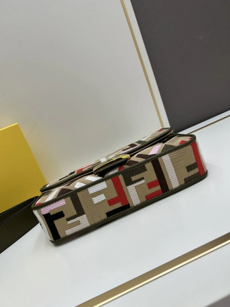 F**di baguette bags 4224-1720