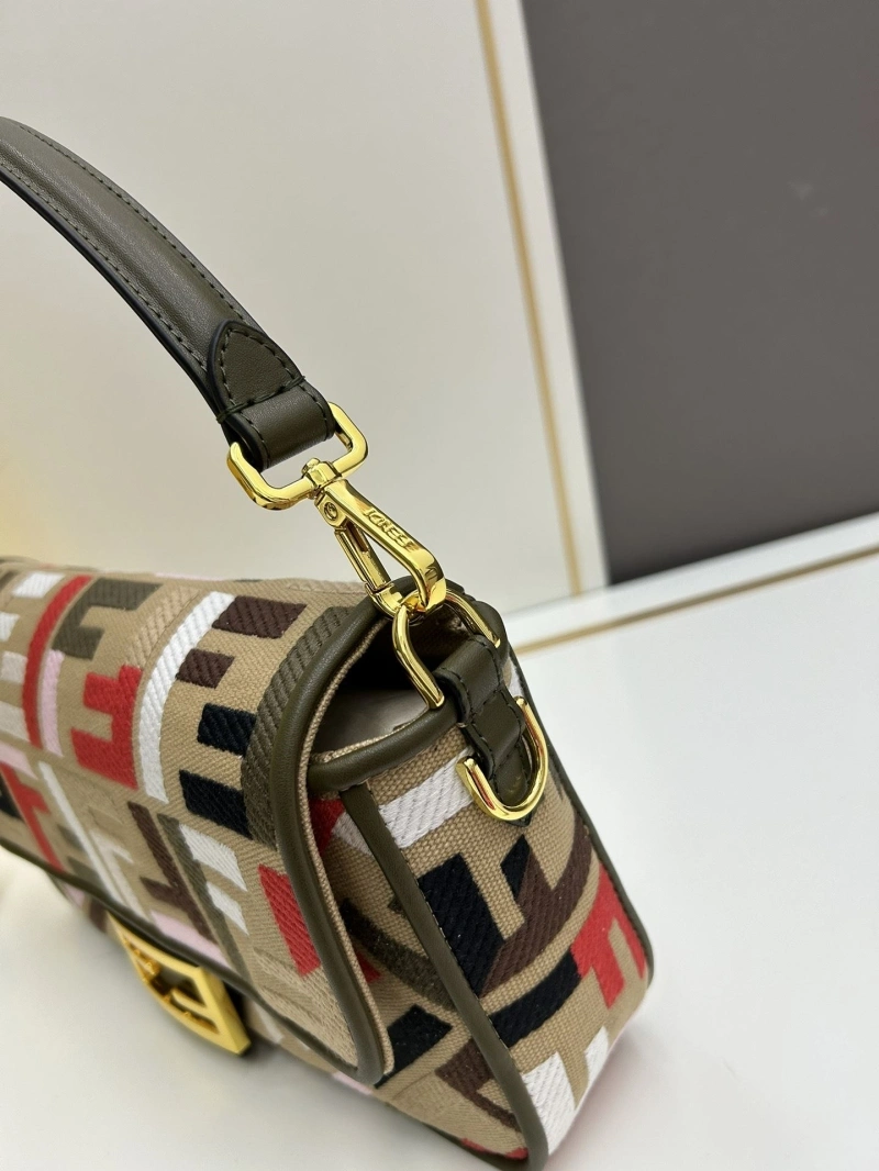 F**di baguette bags 4224-1720