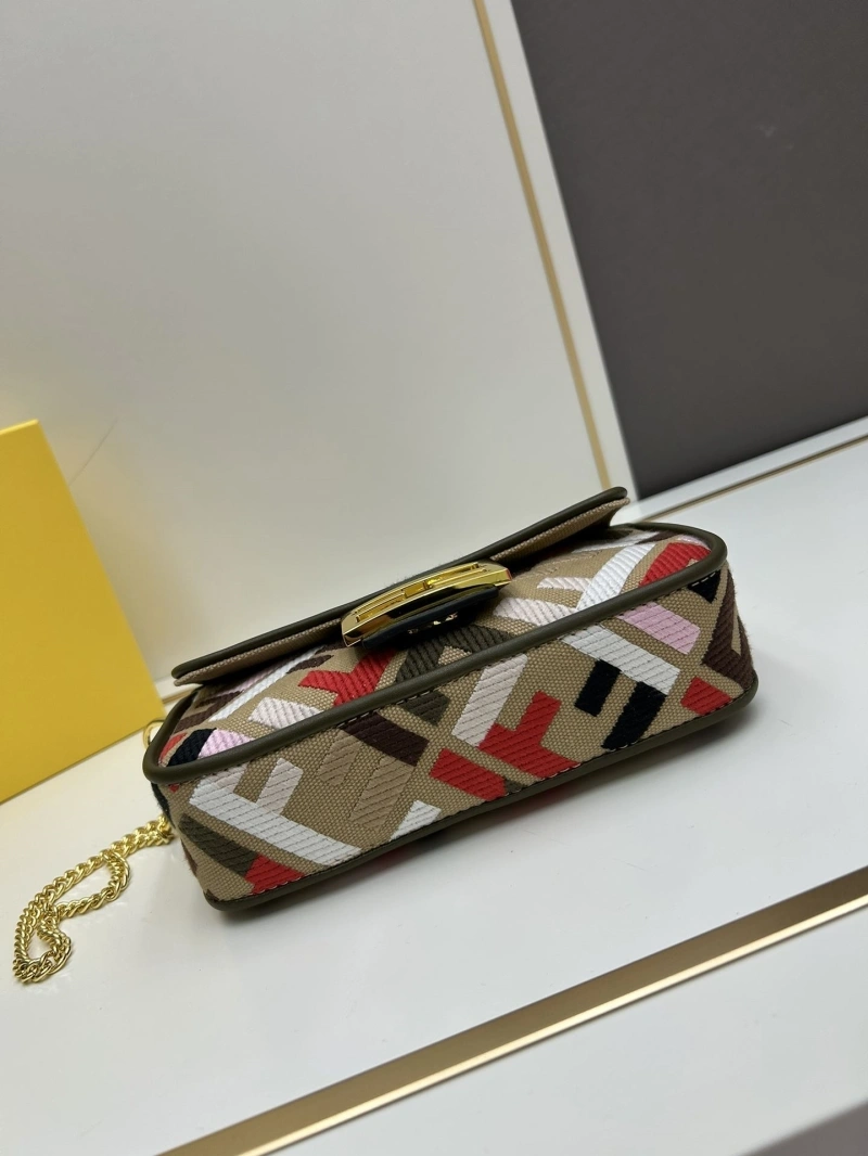 F**di baguette bags 4224-1722