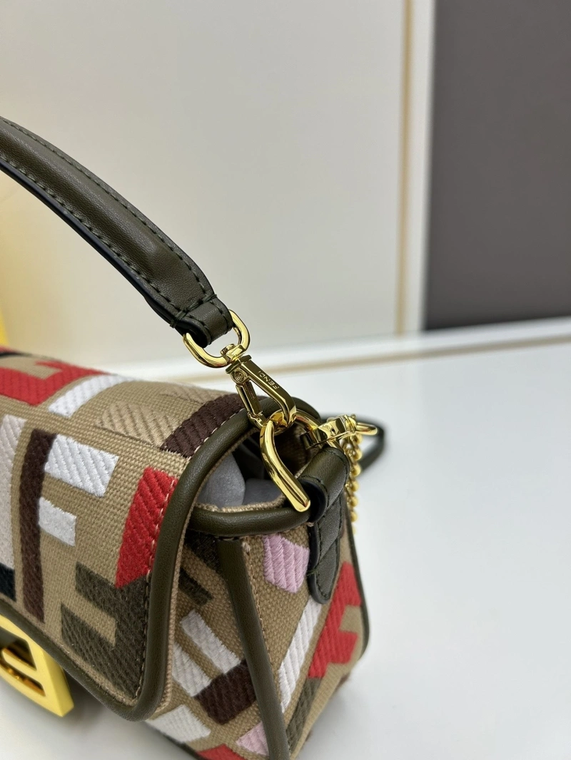 F**di baguette bags 4224-1722