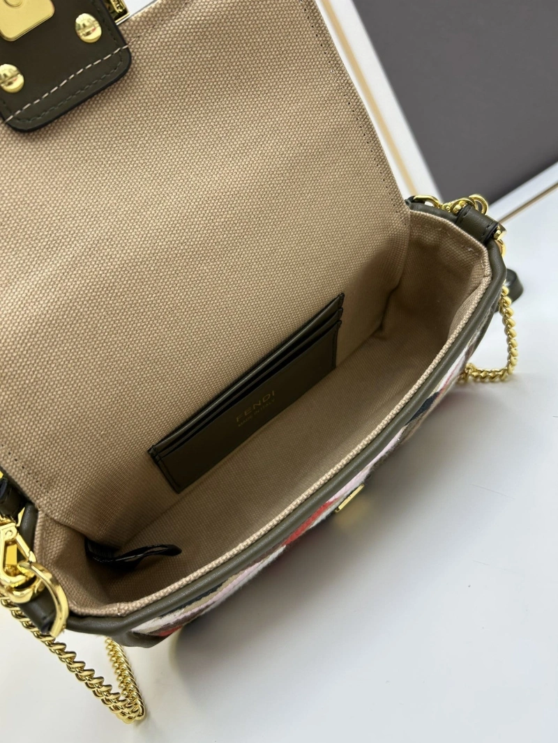 F**di baguette bags 4224-1722