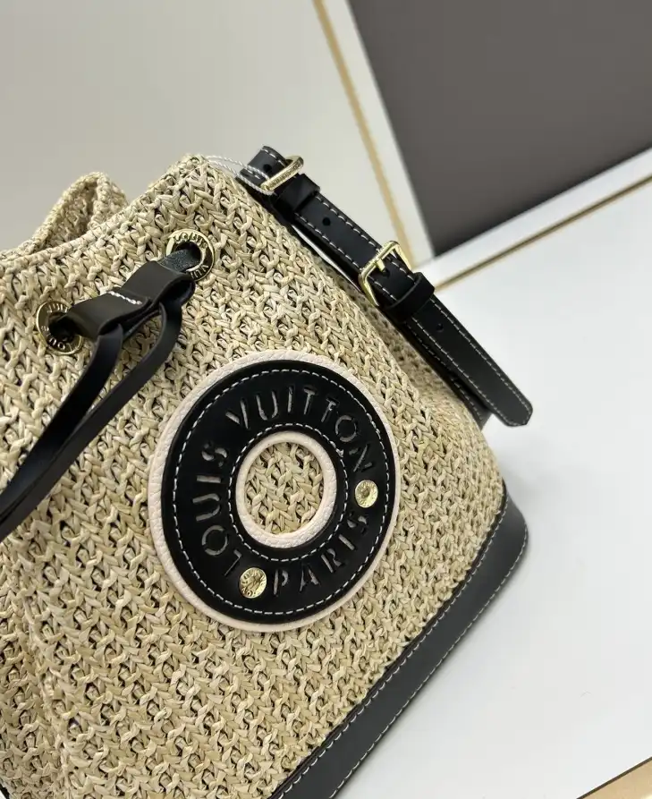 LV Bucket Bags 4224-1802