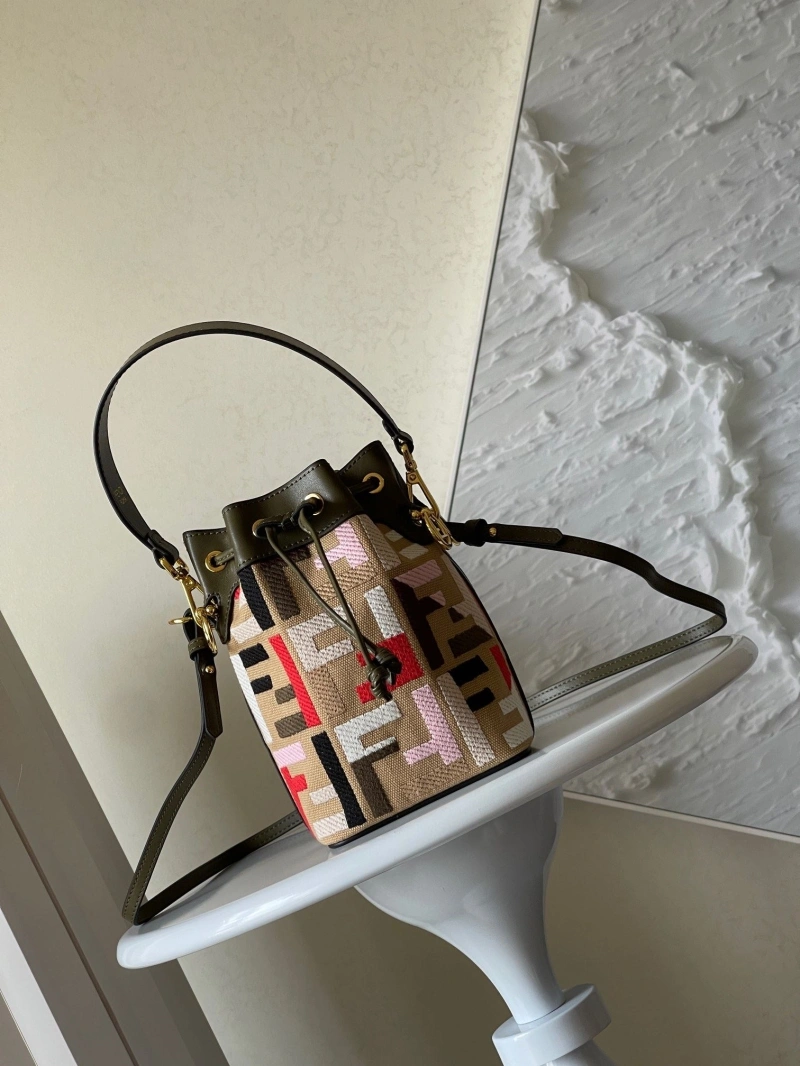 F**di bucket bags 4224-1889