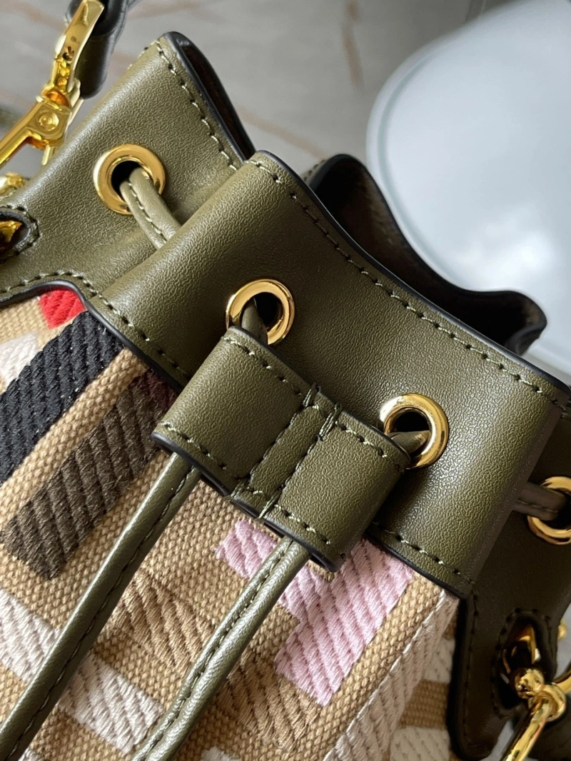 F**di bucket bags 4224-1889
