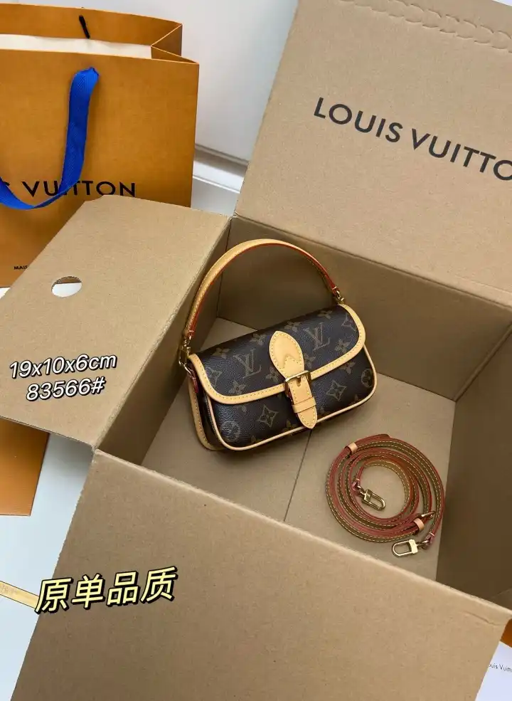 LV Clutch Bags 4224-2010