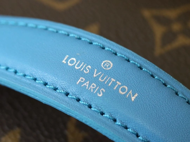 LV Cosmetic Bags 4233A-0301