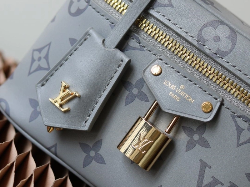 LV Cosmetic Bags 4233A-0328