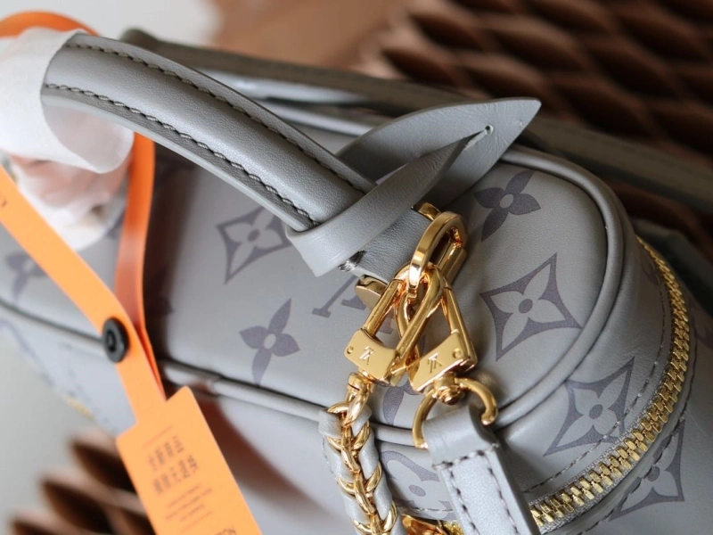 LV Cosmetic Bags 4233A-0328