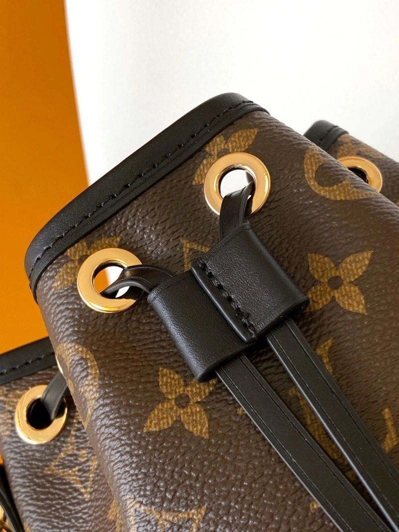 LV Bucket Bags 4233A-0824