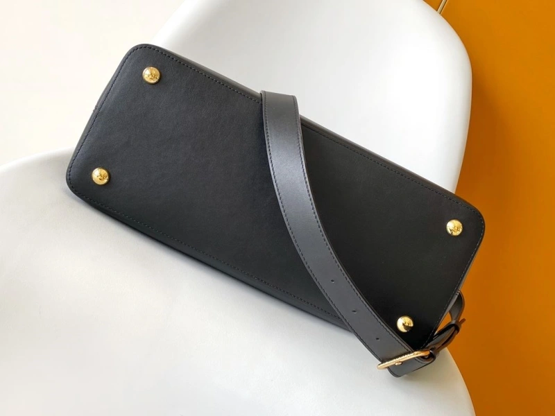 LV Capucines Bags 4233A-0834