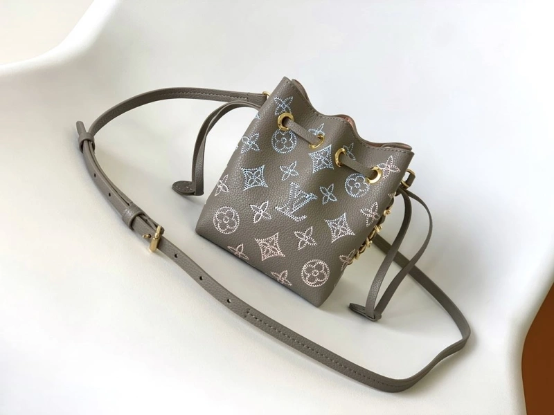 LV Bucket Bags 4233A-1057