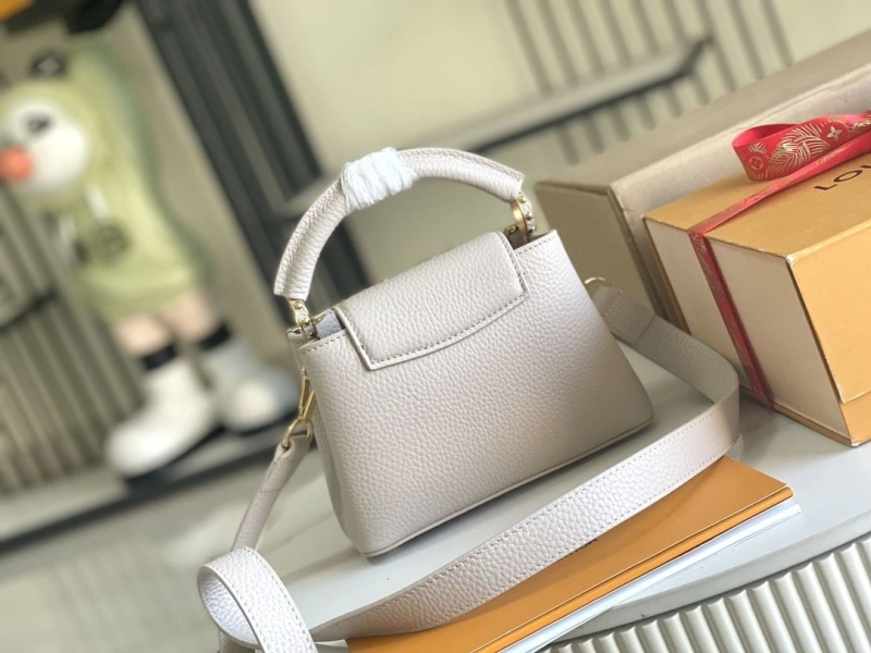 LV Capucines Bags 4233A-1268