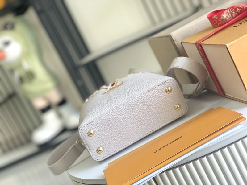 LV Capucines Bags 4233A-1268