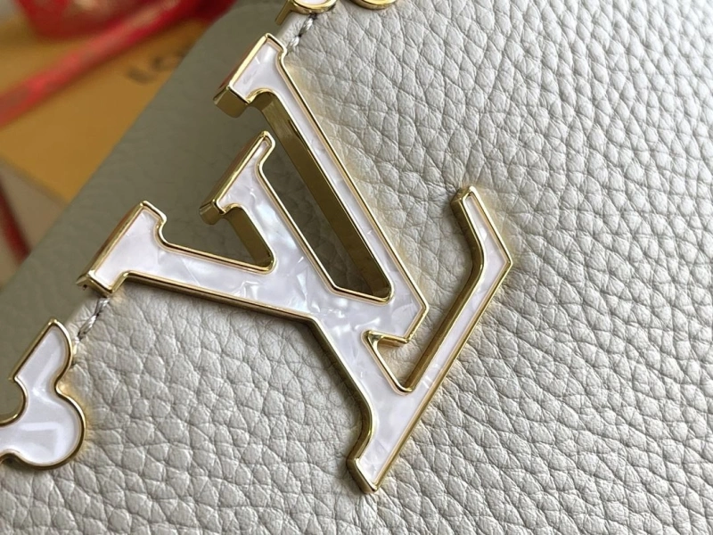 LV Capucines Bags 4233A-1268