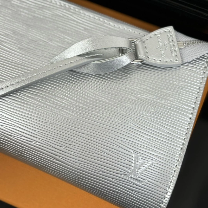 LV Wallets 4233A-1476
