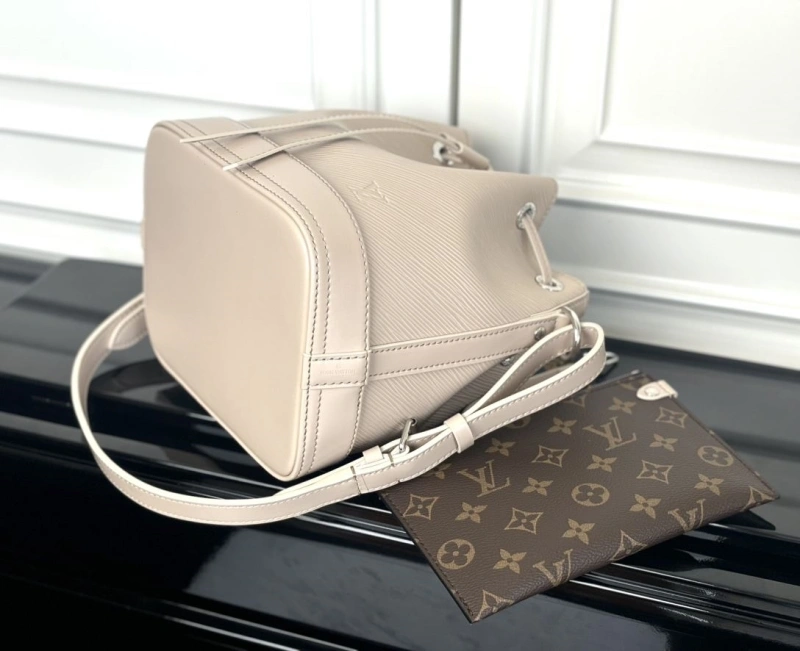 LV Bucket Bags 4233A-1478