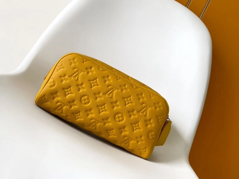 LV Cosmetic Bags 4233A-1530