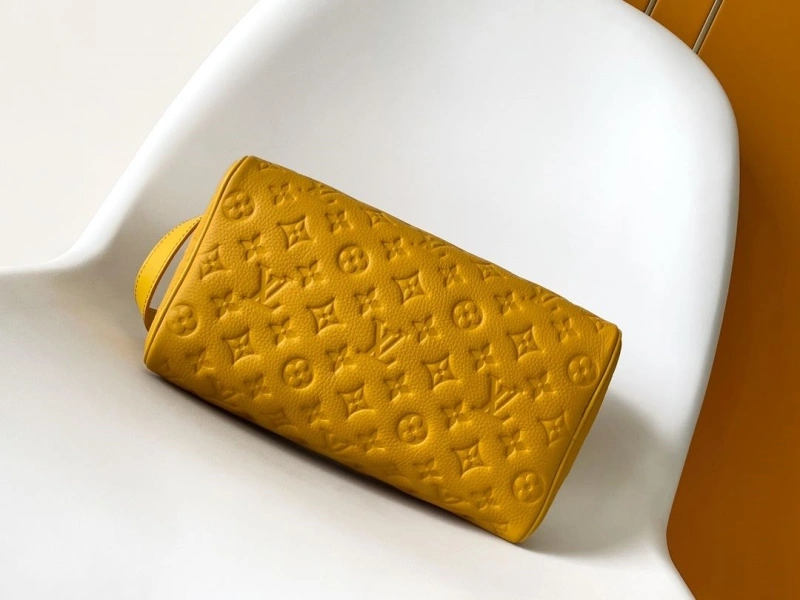 LV Cosmetic Bags 4233A-1530