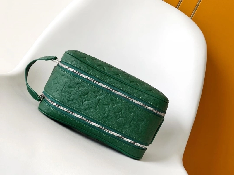 LV Cosmetic Bags 4233A-1532