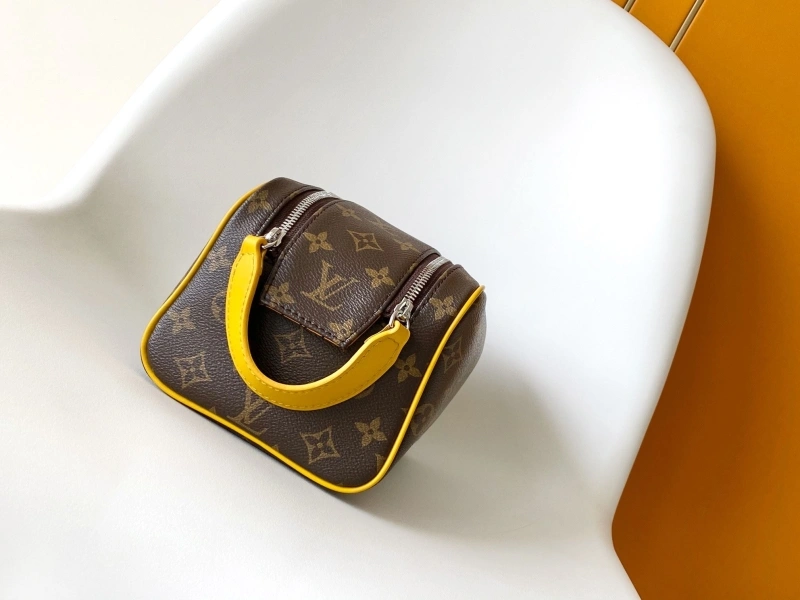 LV Cosmetic Bags 4233A-1565