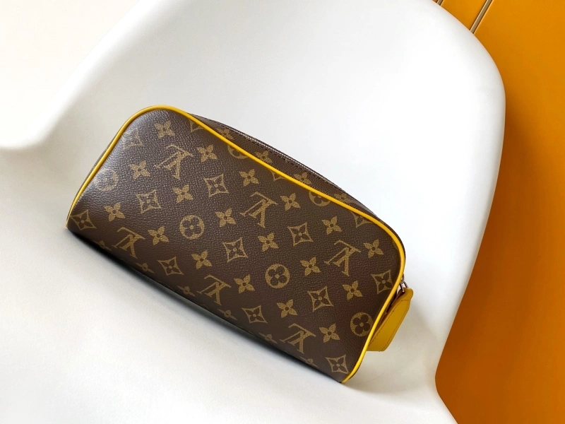 LV Cosmetic Bags 4233A-1565