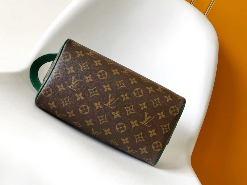 LV Cosmetic Bags 4233A-1567