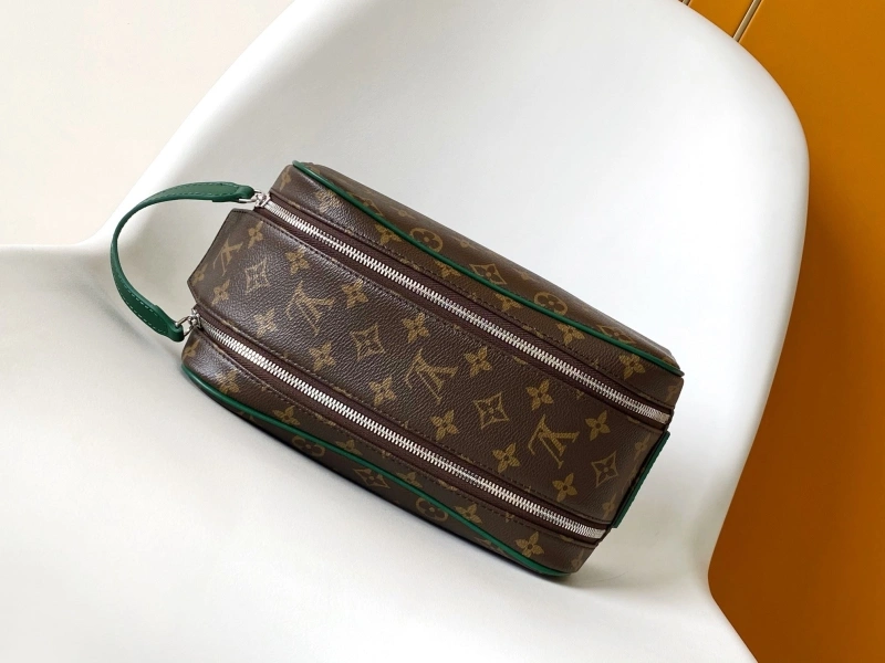 LV Cosmetic Bags 4233A-1567