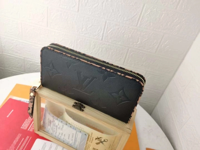 LV Clutch Bags 4233A-1981