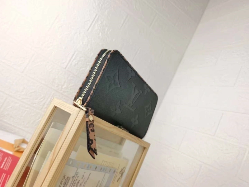 LV Clutch Bags 4233A-1981