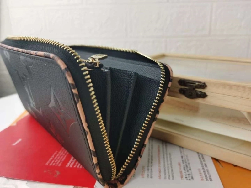 LV Clutch Bags 4233A-1981