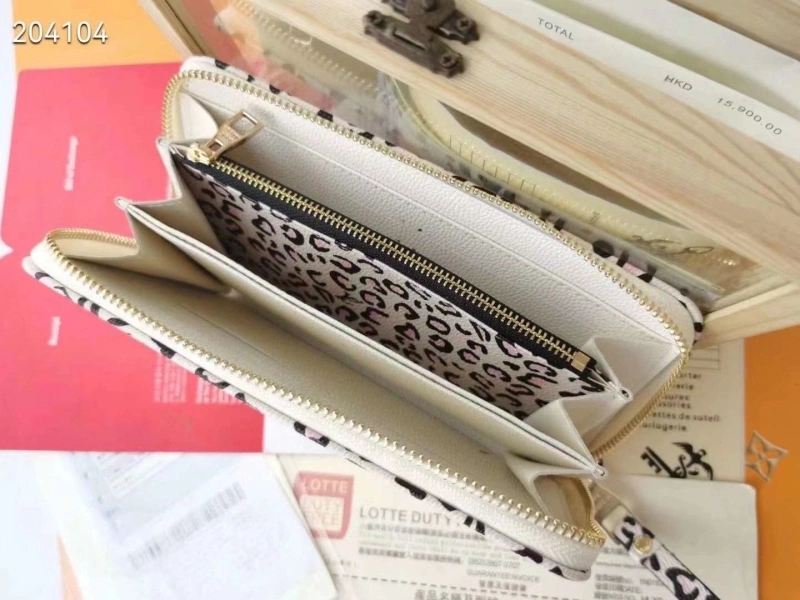 LV Clutch Bags 4233A-1982