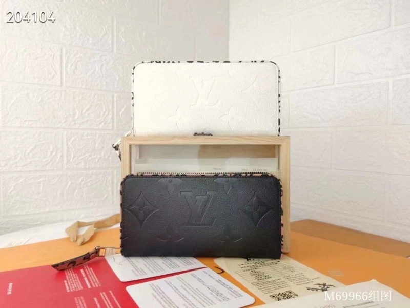 LV Clutch Bags 4233A-1982