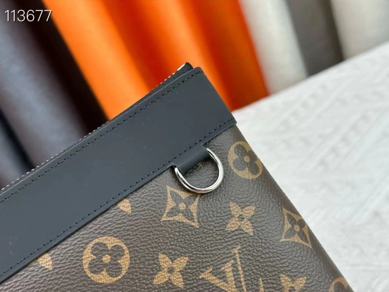 LV Clutch Bags 4233A-2018